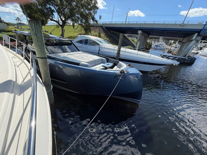 Slide: The Image of Vanquish VQ 45 2022 - 11