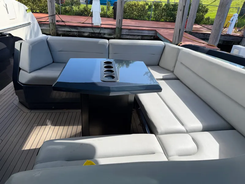 Slide: The Image of Vanquish VQ 45 2022 - 13