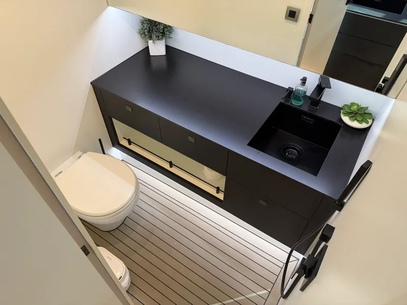 Slide: The Image of Vanquish VQ 45 2022 - 2