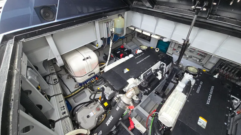 Slide: The Image of Vanquish VQ 45 2022 - 21