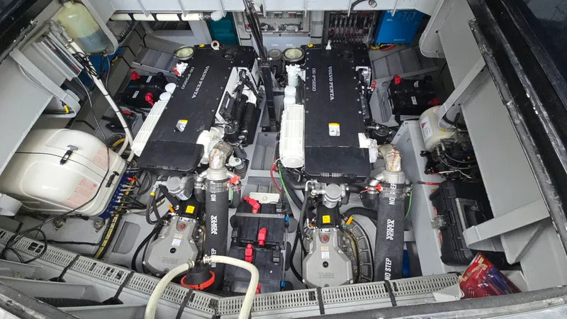 Slide: The Image of Vanquish VQ 45 2022 - 24