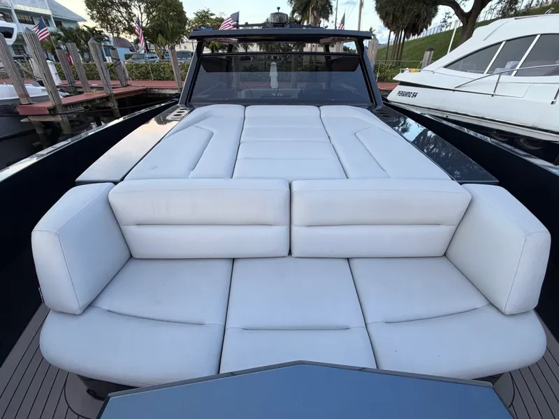 Slide: The Image of Vanquish VQ 45 2022 - 28