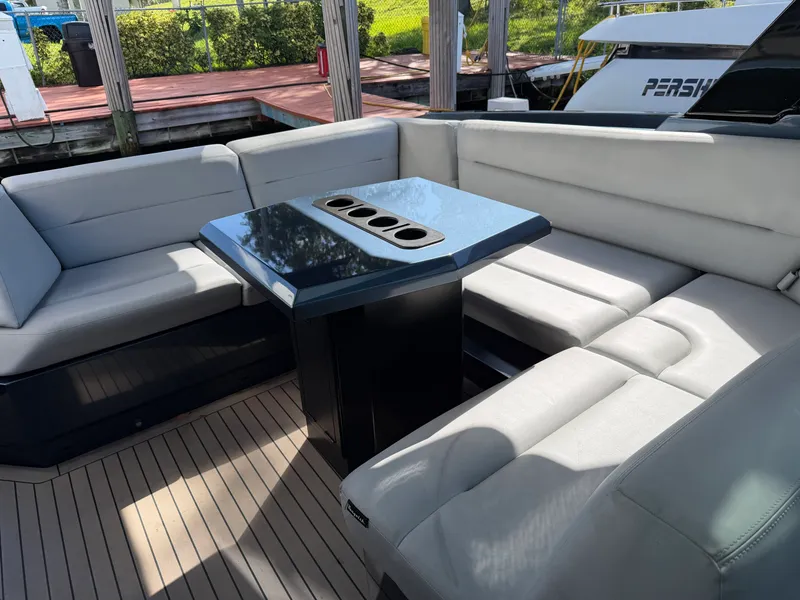 Slide: The Image of Vanquish VQ 45 2022 - 3