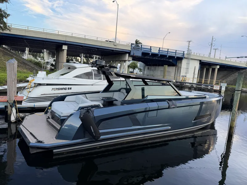 Slide: The Image of Vanquish VQ 45 2022 - 31