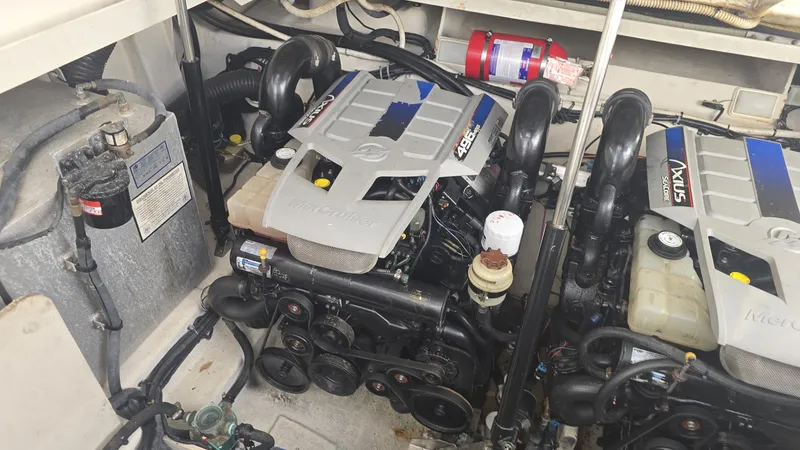 Slide: The Image of Sea Ray 350 Sundancer 2010 - 13