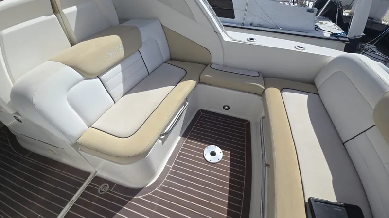 Slide: The Image of Sea Ray 350 Sundancer 2010 - 17