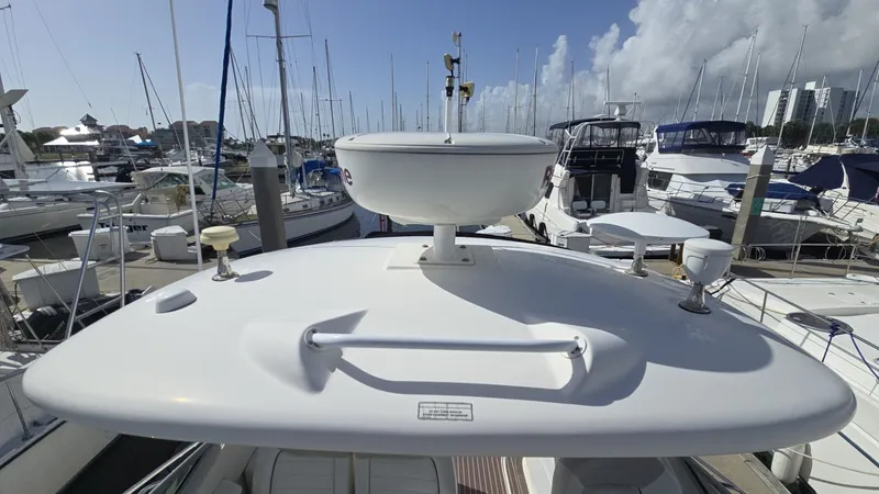 Slide: The Image of Sea Ray 350 Sundancer 2010 - 4