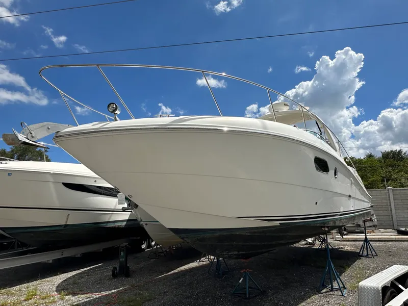 Slide: The Image of Sea Ray 350 Sundancer 2010 - 9