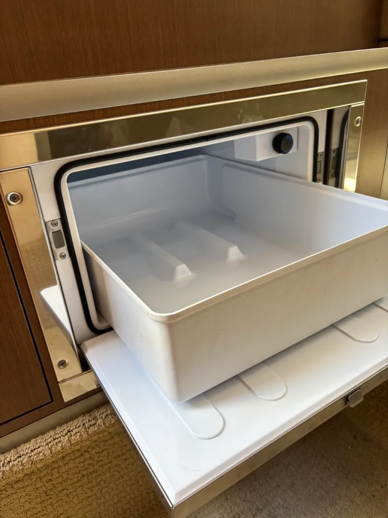 Slide: The Image of Sea Ray 260 Sundancer 2013 - 25