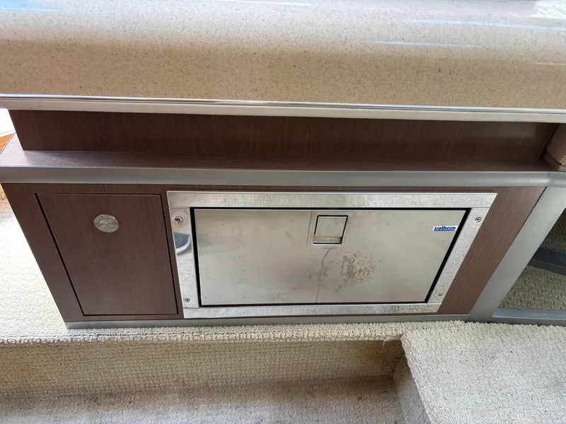 Slide: The Image of Sea Ray 260 Sundancer 2013 - 26