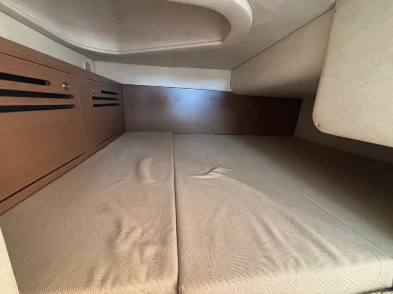 Slide: The Image of Sea Ray 260 Sundancer 2013 - 31
