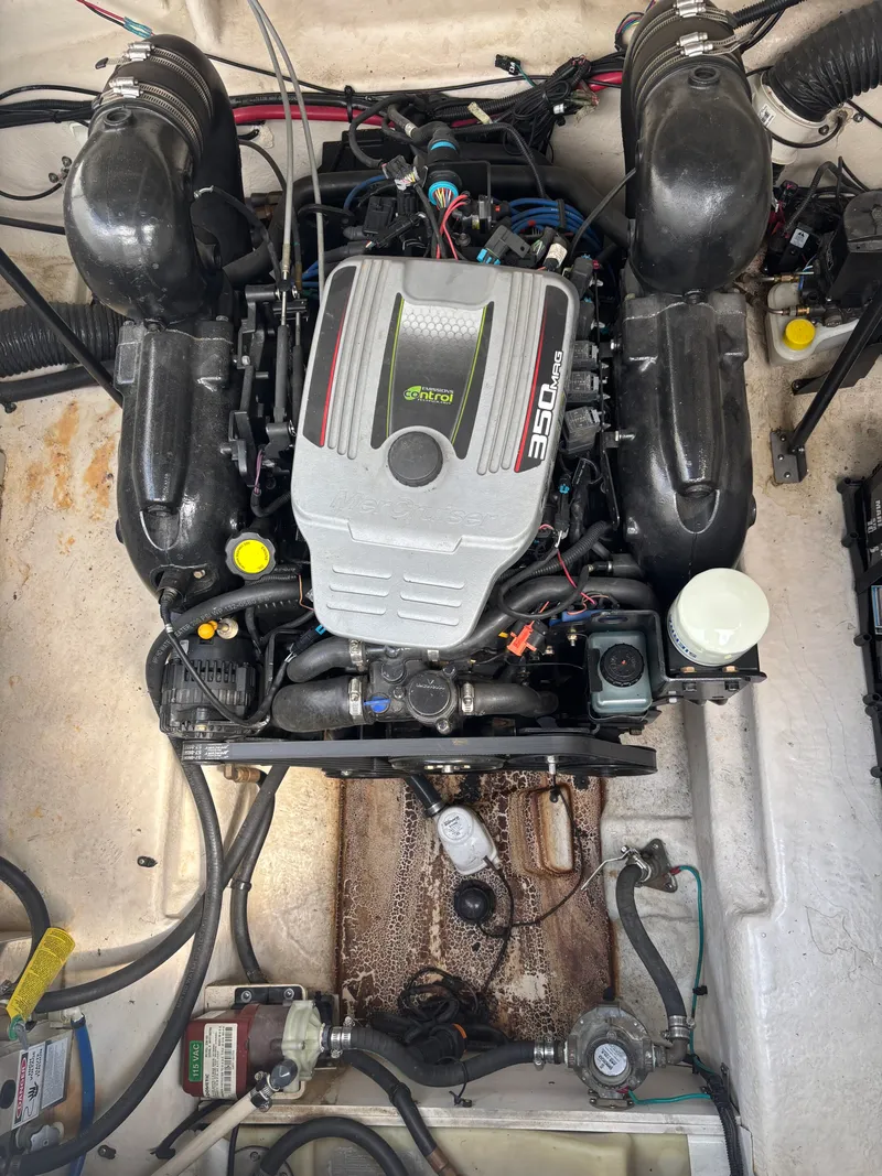Slide: The Image of Sea Ray 260 Sundancer 2013 - 35