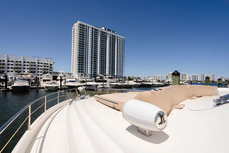 Slide: The Image of Aicon 64 M/Y 2006 - 64