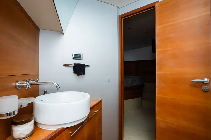 Slide: The Image of Aicon 64 M/Y 2006 - 7