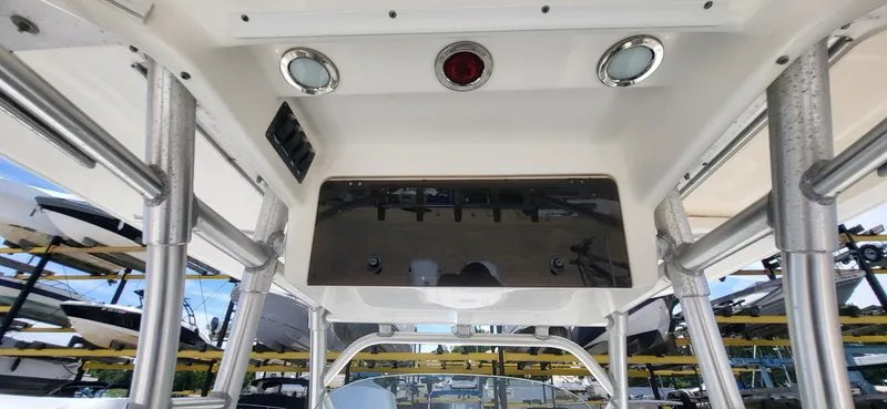 Slide: The Image of Boston Whaler 320 Outrage 2004 - 12