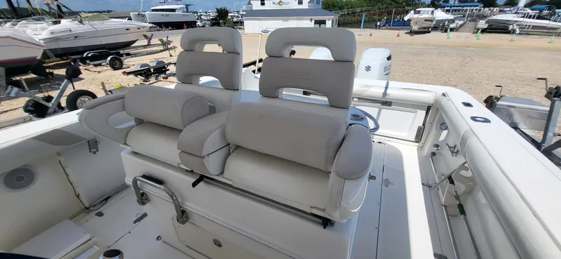 Slide: The Image of Boston Whaler 320 Outrage 2004 - 15