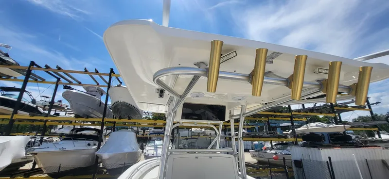 Slide: The Image of Boston Whaler 320 Outrage 2004 - 17