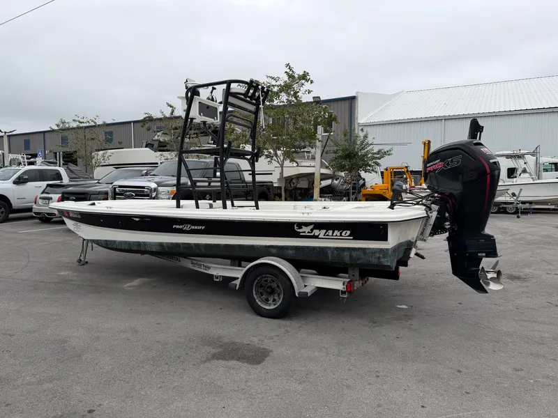 Slide: The Image of Mako Pro Skiff 19 Top Drive 2018 - 7