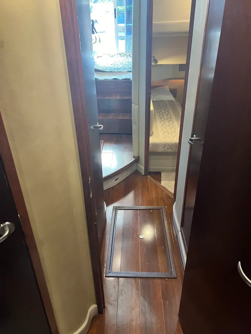 Slide: The Image of Sea Ray 44 Sedan Bridge 2006 - 16