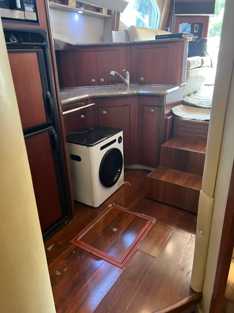 Slide: The Image of Sea Ray 44 Sedan Bridge 2006 - 19