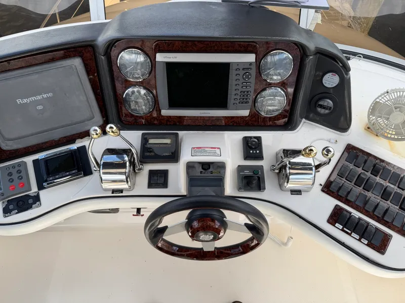 Slide: The Image of Sea Ray 44 Sedan Bridge 2006 - 2