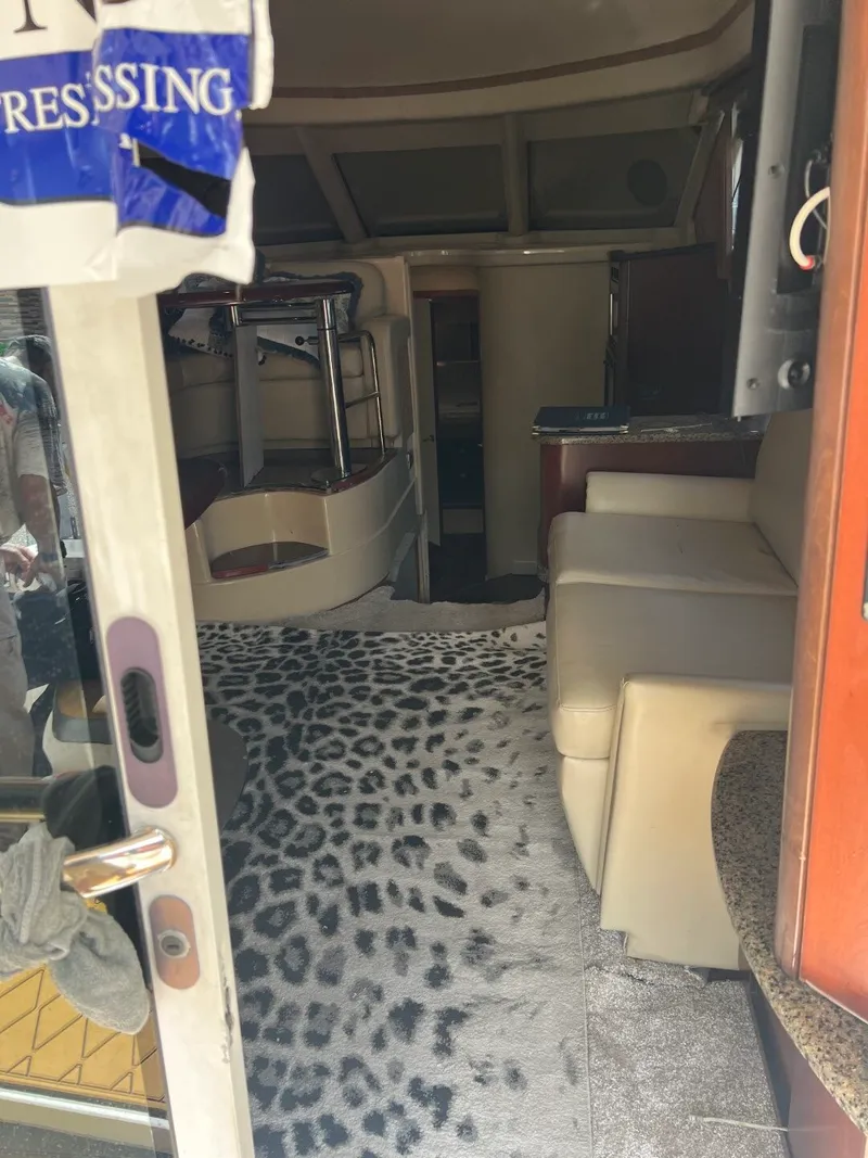 Slide: The Image of Sea Ray 44 Sedan Bridge 2006 - 9