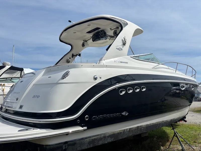 Slide: The Image of Chaparral 370 Signature 2013 - 3