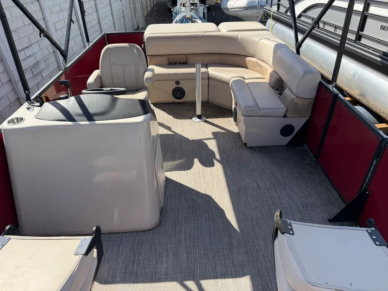 Slide: The Image of Bentley Pontoons 200 Fish 2020 - 2