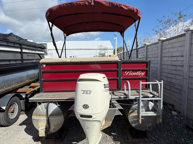 Slide: The Image of Bentley Pontoons 200 Fish 2020 - 3