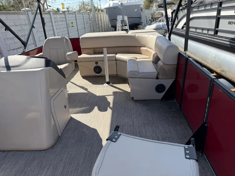 Slide: The Image of Bentley Pontoons 200 Fish 2020 - 5