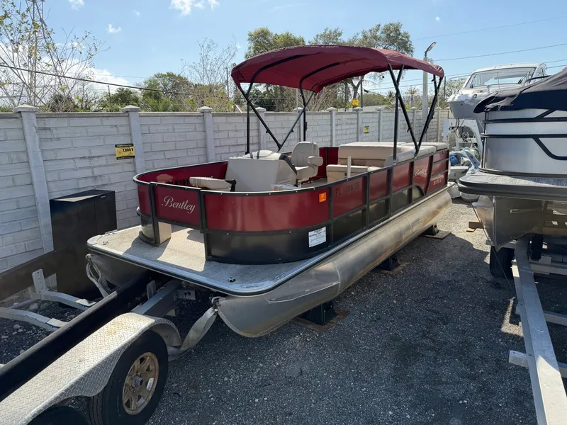 Slide: The Image of Bentley Pontoons 200 Fish 2020 - 9