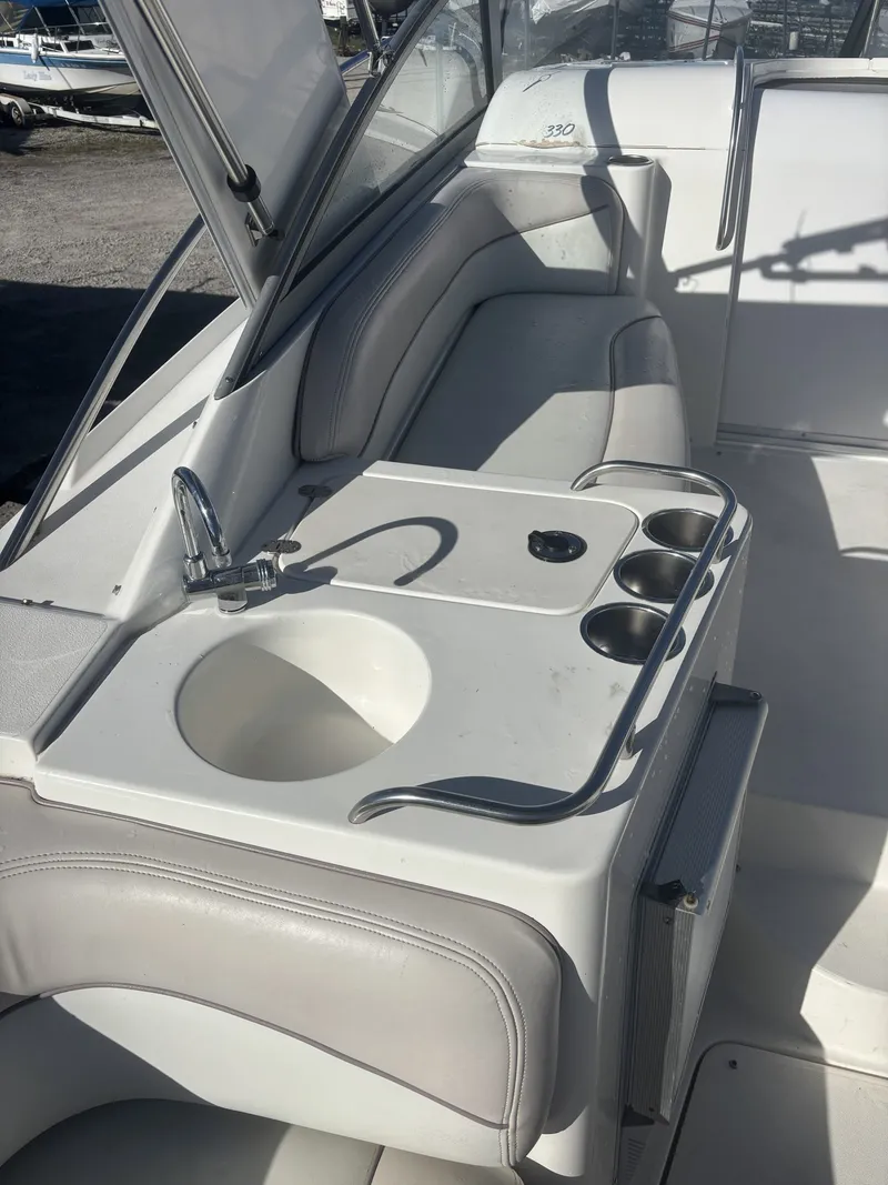 Slide: The Image of Larson Cabrio 330 Mid Cabin 2000 - 12