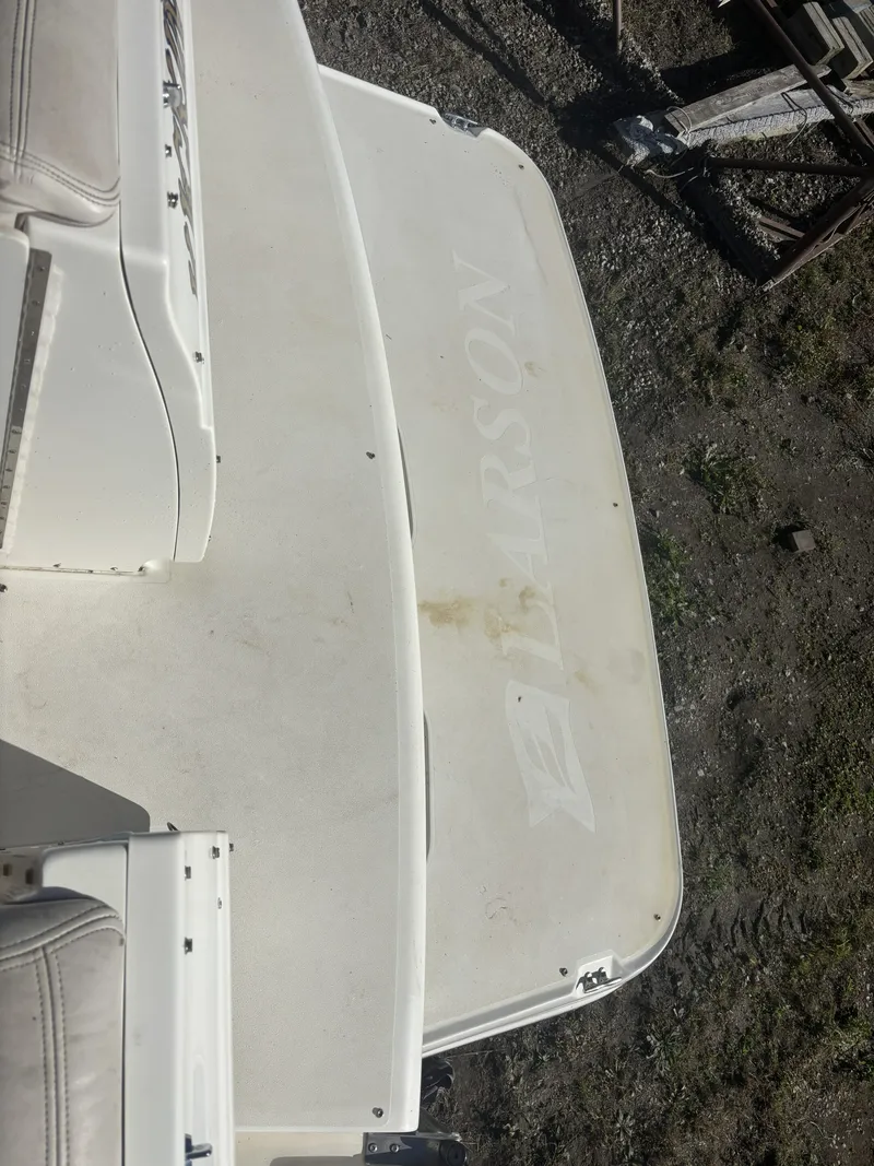 Slide: The Image of Larson Cabrio 330 Mid Cabin 2000 - 36