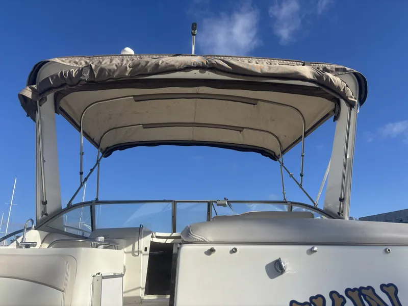 Slide: The Image of Larson Cabrio 330 Mid Cabin 2000 - 6