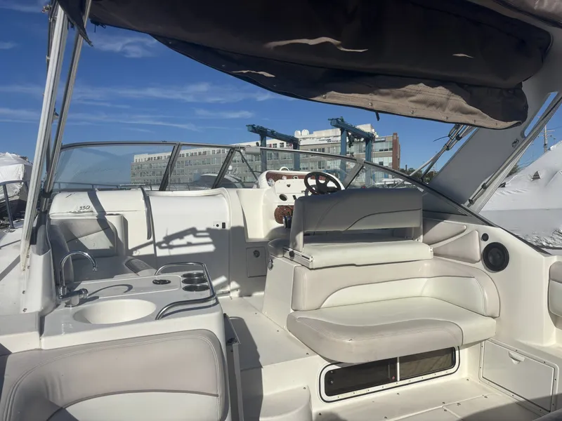 Slide: The Image of Larson Cabrio 330 Mid Cabin 2000 - 7