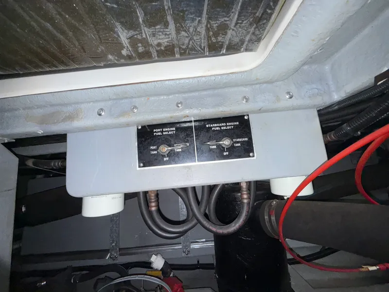 Slide: The Image of Sea Ray 400 EC 1997 - 21