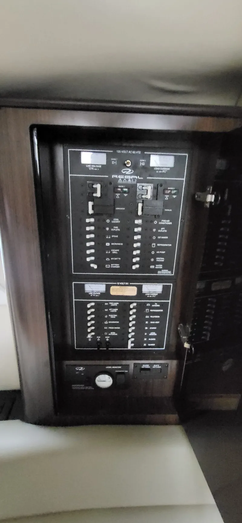 Slide: The Image of Regal 35 Sport Coupe 2018 - 28