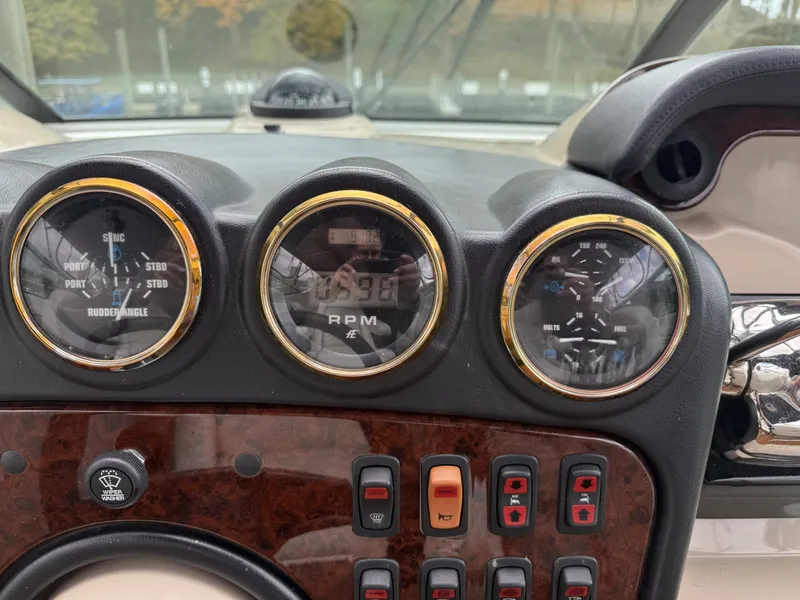 Slide: The Image of Carver Yachts 466 Motor Yacht 2005 - 10