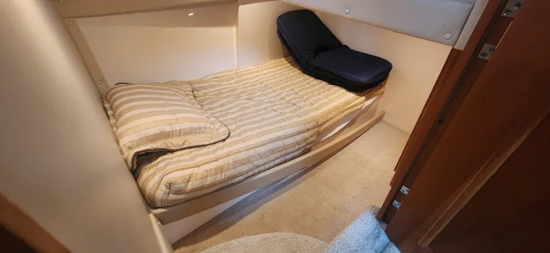 Slide: The Image of Carver Yachts 466 Motor Yacht 2005 - 18