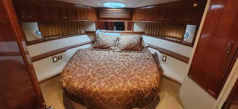 Slide: The Image of Carver Yachts 466 Motor Yacht 2005 - 2