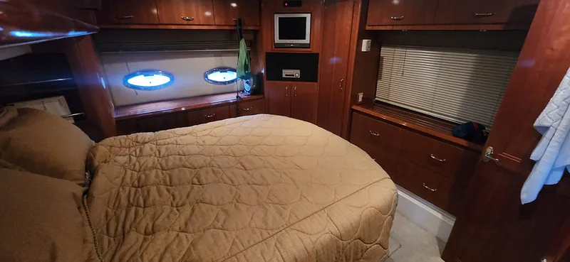 Slide: The Image of Carver Yachts 466 Motor Yacht 2005 - 23
