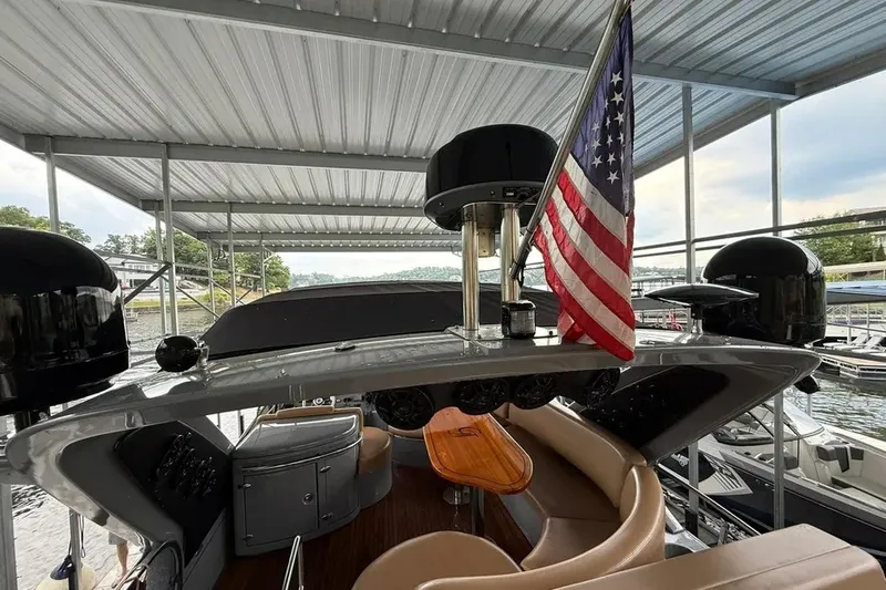 Slide: The Image of Azimut 50 Fly 2006 - 23