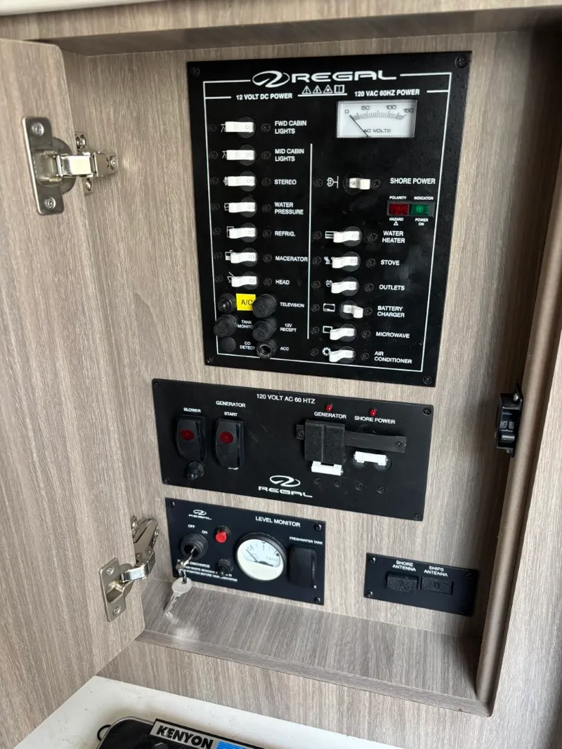 Slide: The Image of Regal 28 Express 2019 - 24