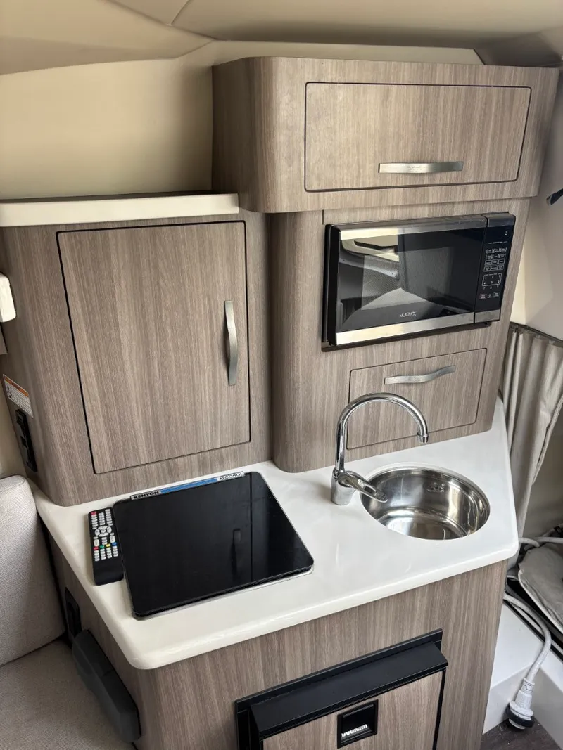 Slide: The Image of Regal 28 Express 2019 - 25