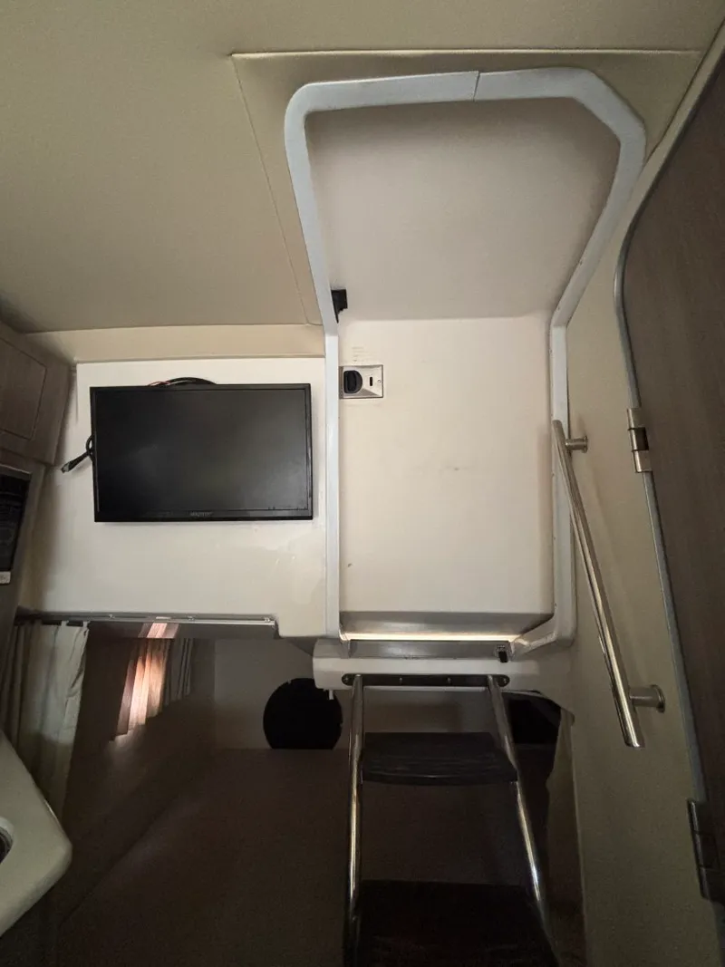 Slide: The Image of Regal 28 Express 2019 - 36