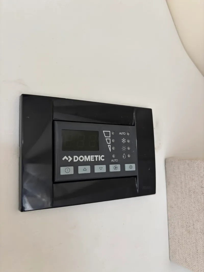 Slide: The Image of Regal 28 Express 2019 - 38