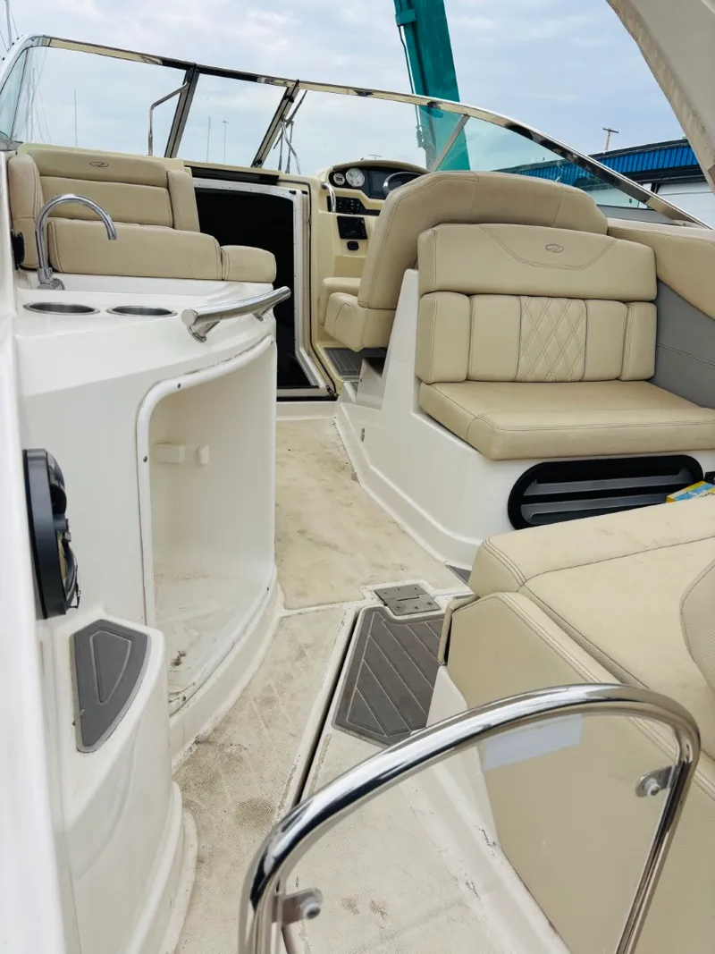 Slide: The Image of Regal 28 Express 2019 - 45