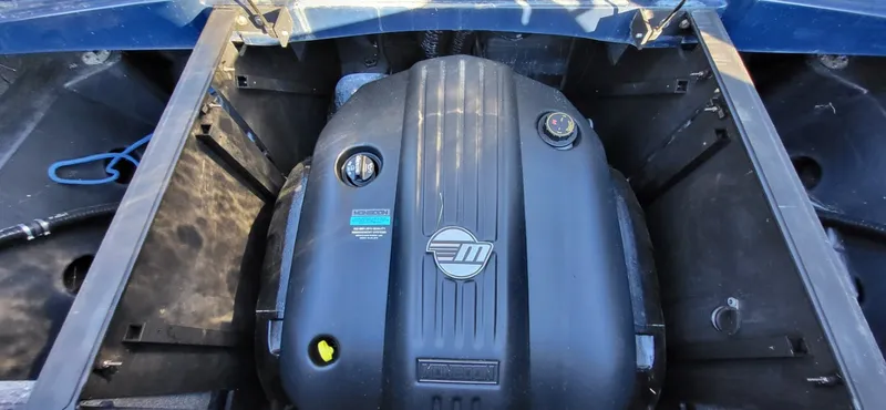 Slide: The Image of Malibu Wakesetter 23 MXZ 2021 - 17