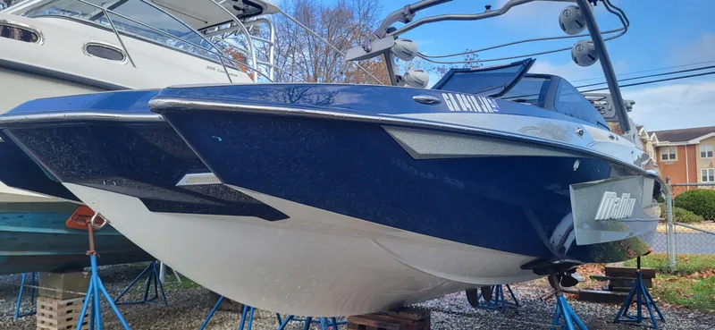 Slide: The Image of Malibu Wakesetter 23 MXZ 2021 - 19