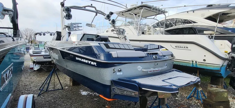 Slide: The Image of Malibu Wakesetter 23 MXZ 2021 - 5